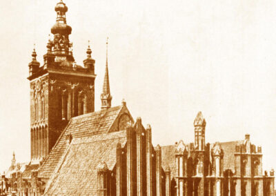 Przedwojenne zdjęcie kościoła św. Katarzyny. Widok wieży i dachów.